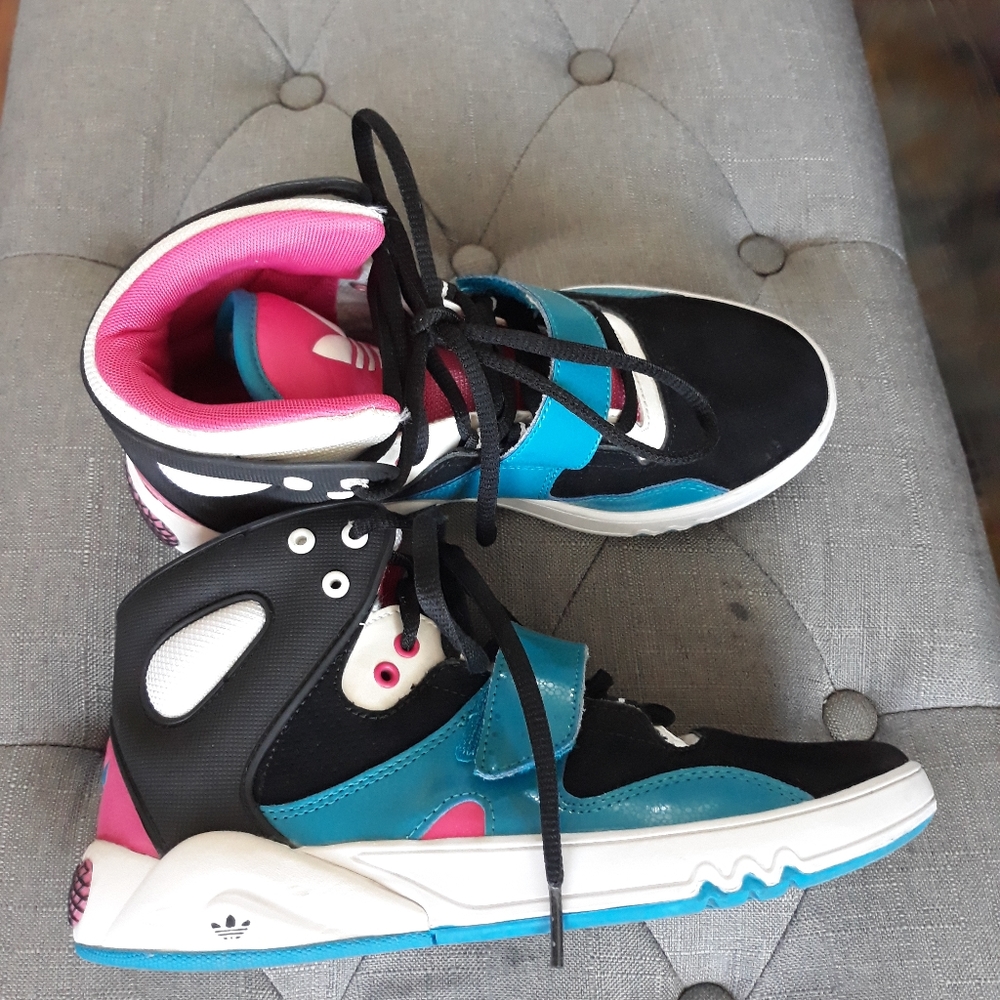 Adidas Roundhouse Retro Hi Top Sneakers-Womens 6
